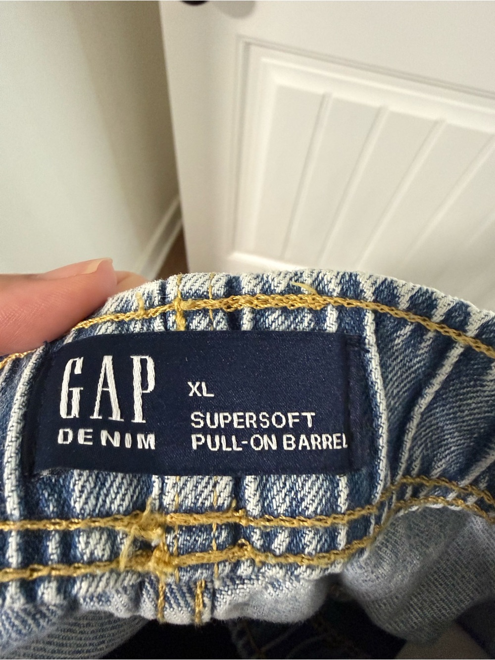 Gap Women’s Supersoft Pull-On Barrel Jeans - Blue